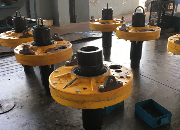 API 8C Oillfield Equipment Tubular Handling Tools Pneumatic / Hydraulic Kelly Drill Pipe Spinner Type 6800 0